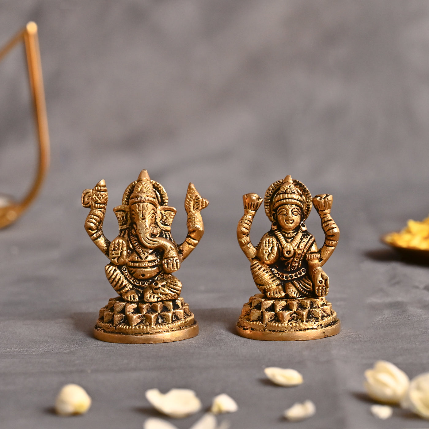 Designer Diwali Pooja Thali Gift Set with Brass Ganesh Laxmi Idol and Roli Chawal platter - Peach and Maroon