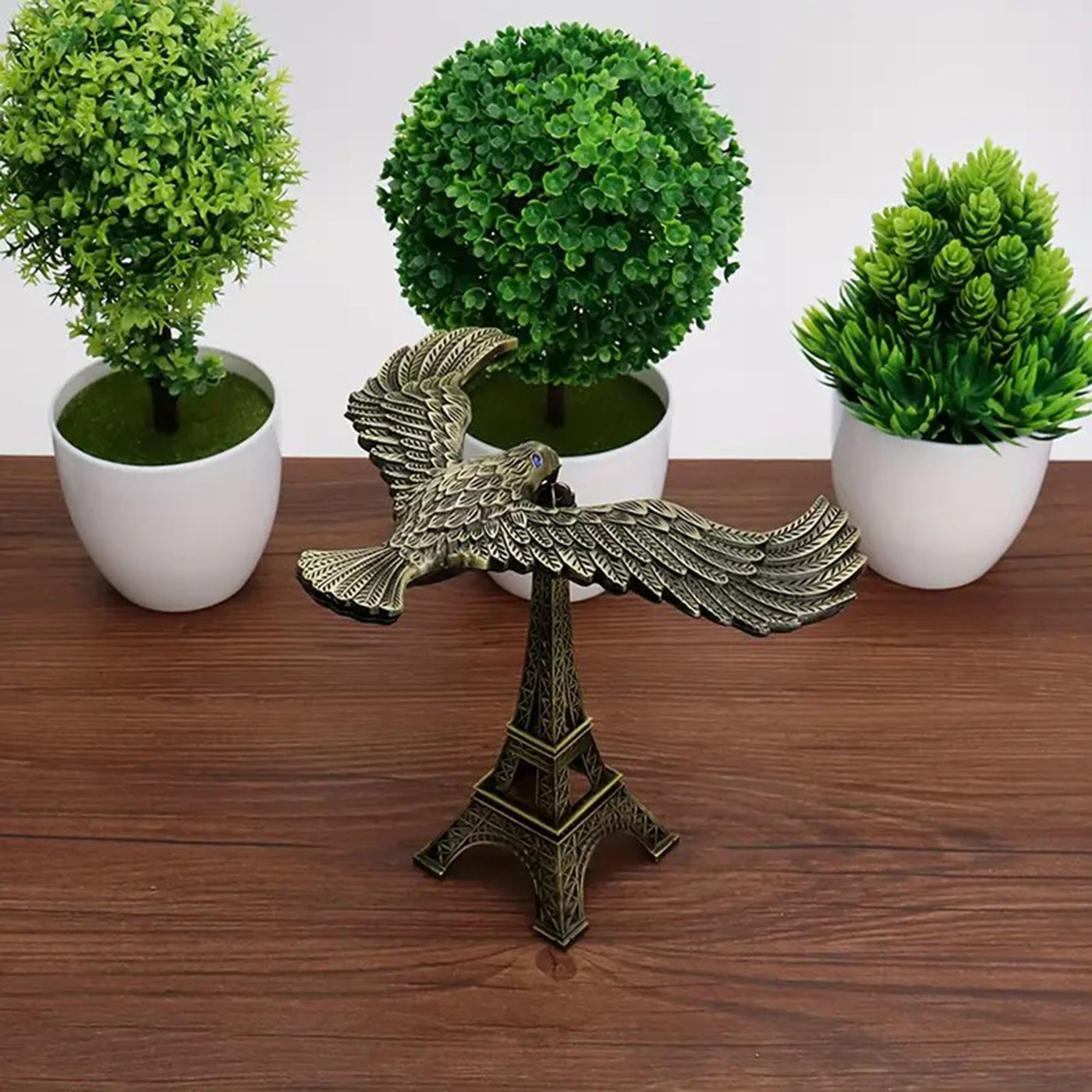 Metal Balance Bird Eiffel Tower with a Balance Eagle Alloy Gravity Balance Toys (Gold)