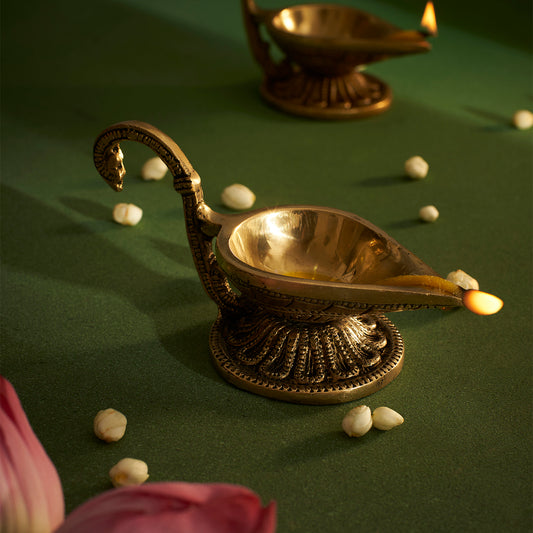 Antique Brass Diya With Handle (Single)