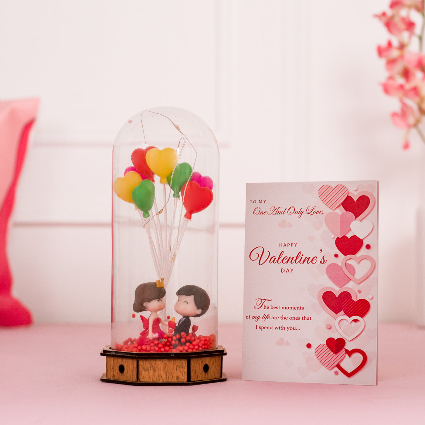 Romantic Love Couple with Led Light Lamp Showpiece Statue with Assorted Greeting Card
