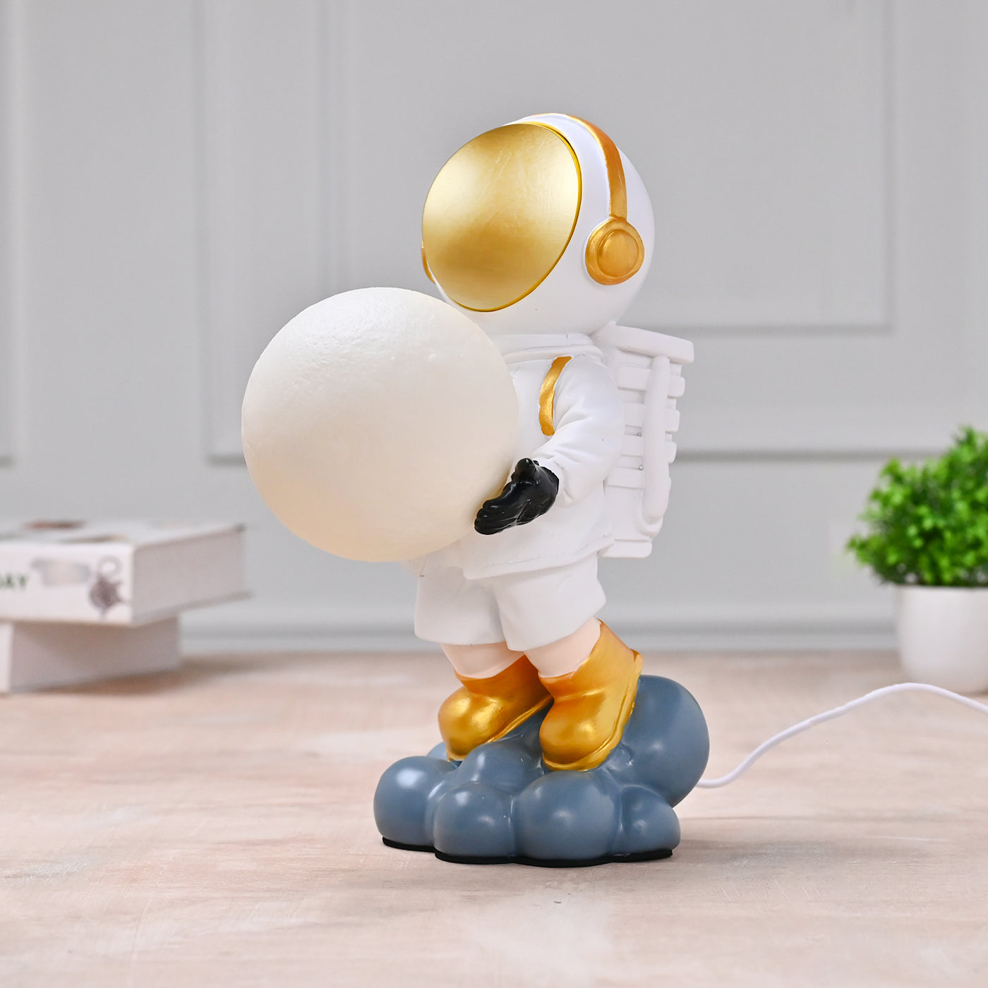 Figurine Astronaut Table Lamp | Durable | Showpiece - White