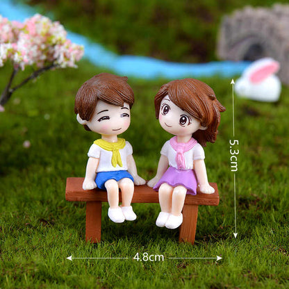 Home Decoration Mini Figure Love Couple Statue