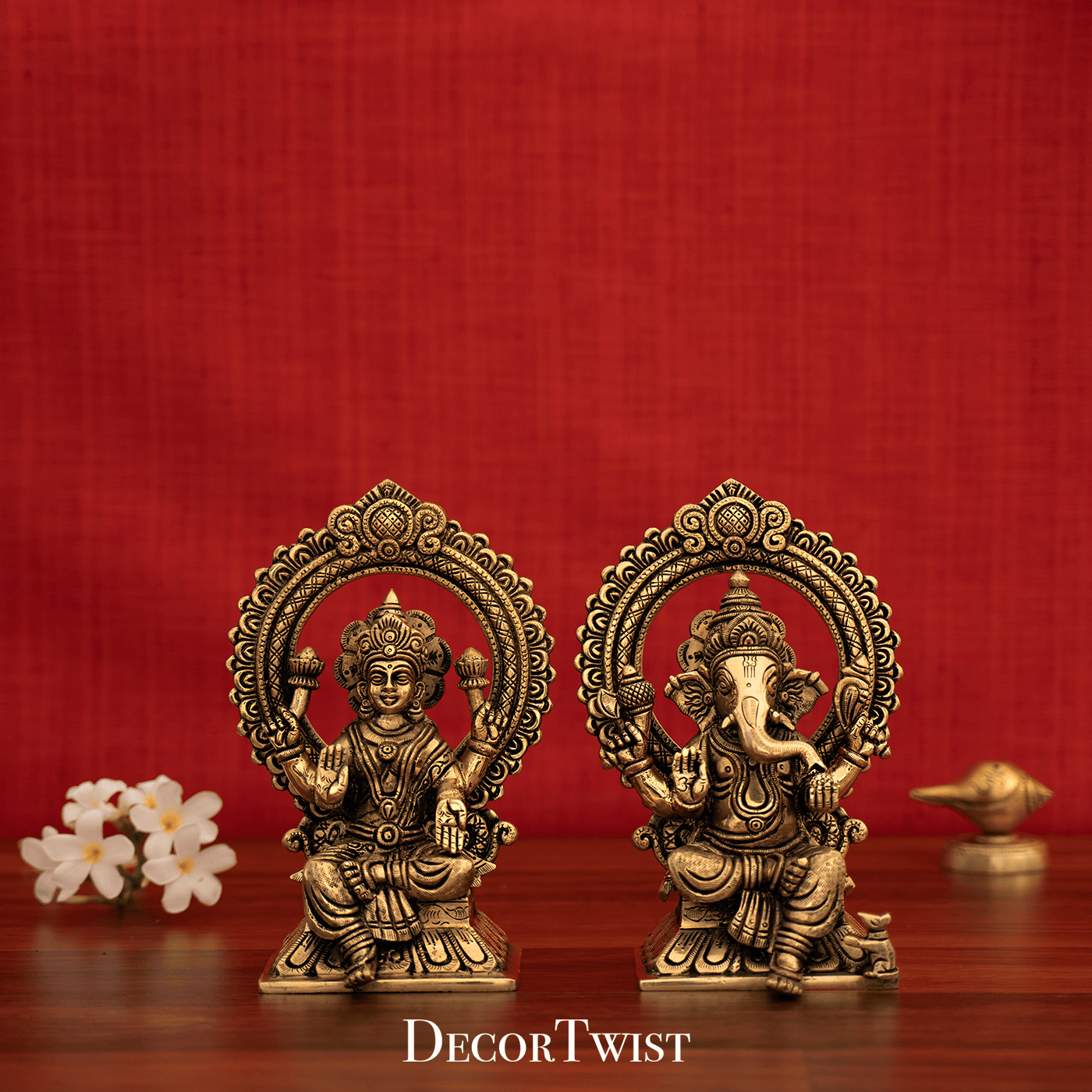 Brass Superfine Ganesh And Lakshmi Idol Set